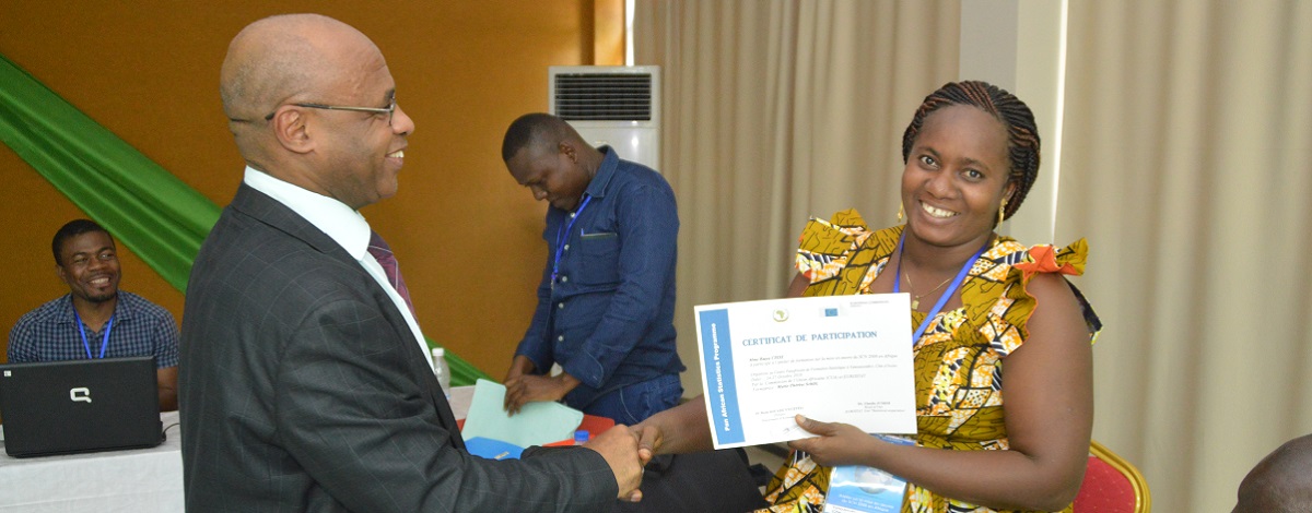 Remise de certificat en Guinée dans le cadre du Pan African Statistics Programme
