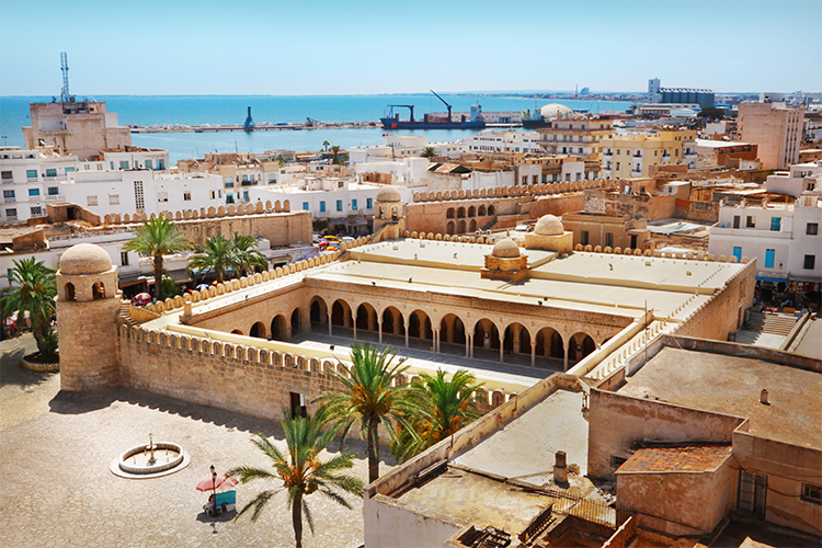 Grande mosquée de Sousse (c) 2012 Adisa/Shutterstock
