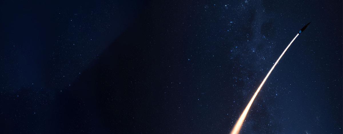 Fusée dans le ciel étoilé ©Australo