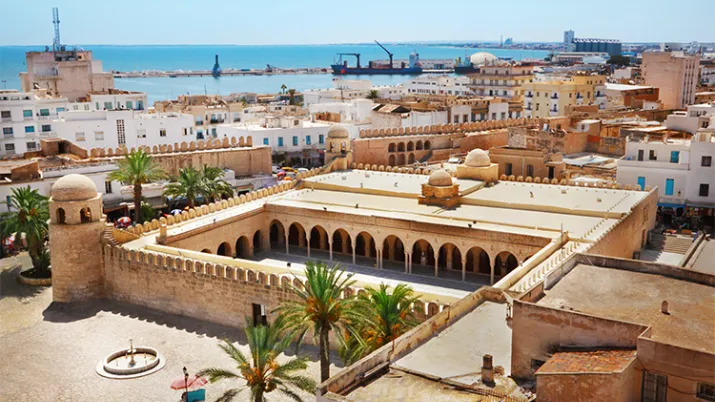 Grande mosquée de Sousse (c) 2012 Adisa/Shutterstock