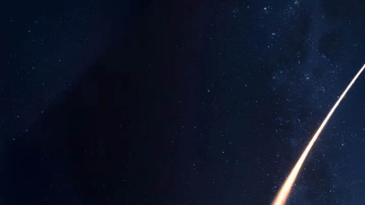 Fusée dans le ciel étoilé ©Australo