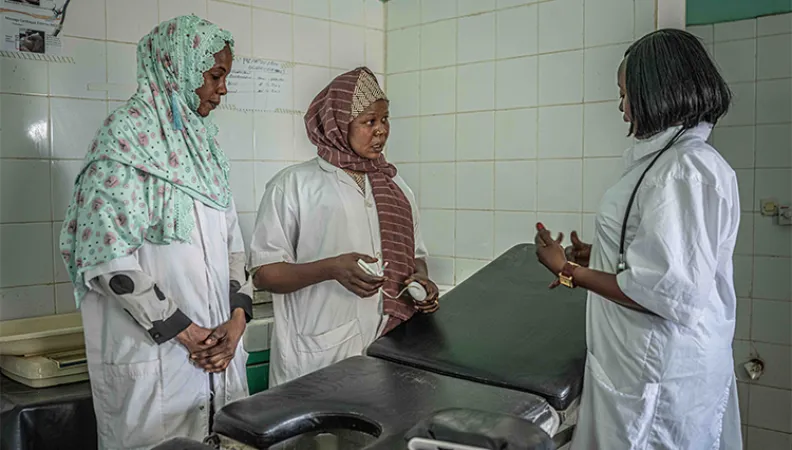 Sages-femmes dans un centre de santé ©Pablo Tosco