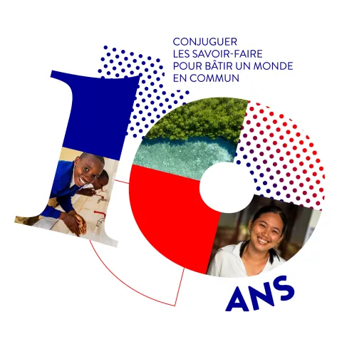 Logo des 10 ans d'Expertise France
